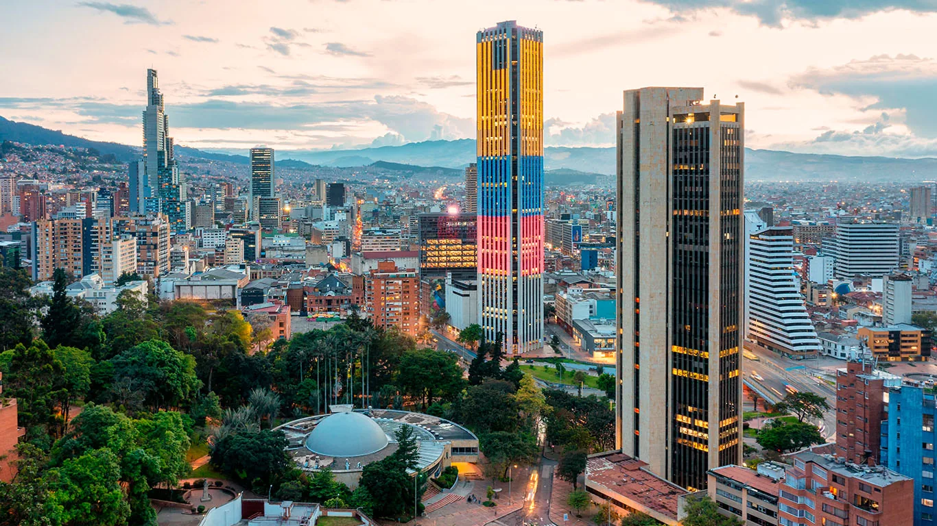 Agencia de marketing digital en Colombia: el Protocolo para ganar terreno donde otros solo hacen ruido